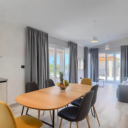 Bay View Feriehus Diminići