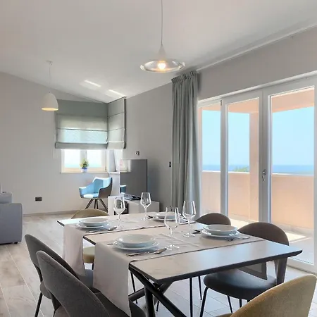 Bay View * Diminići