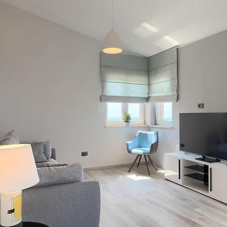 Holiday home Bay View Diminici